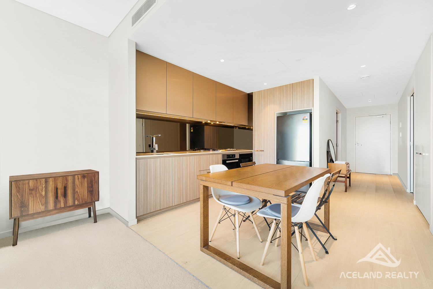 eagle_1331196-ZETLAND-2023-12-10-042625-2