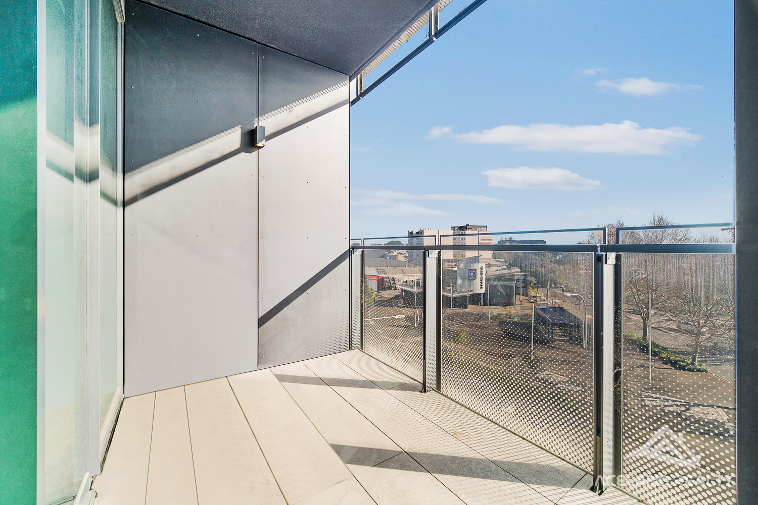 eagle_1331196-ZETLAND-2023-12-10-042625-7