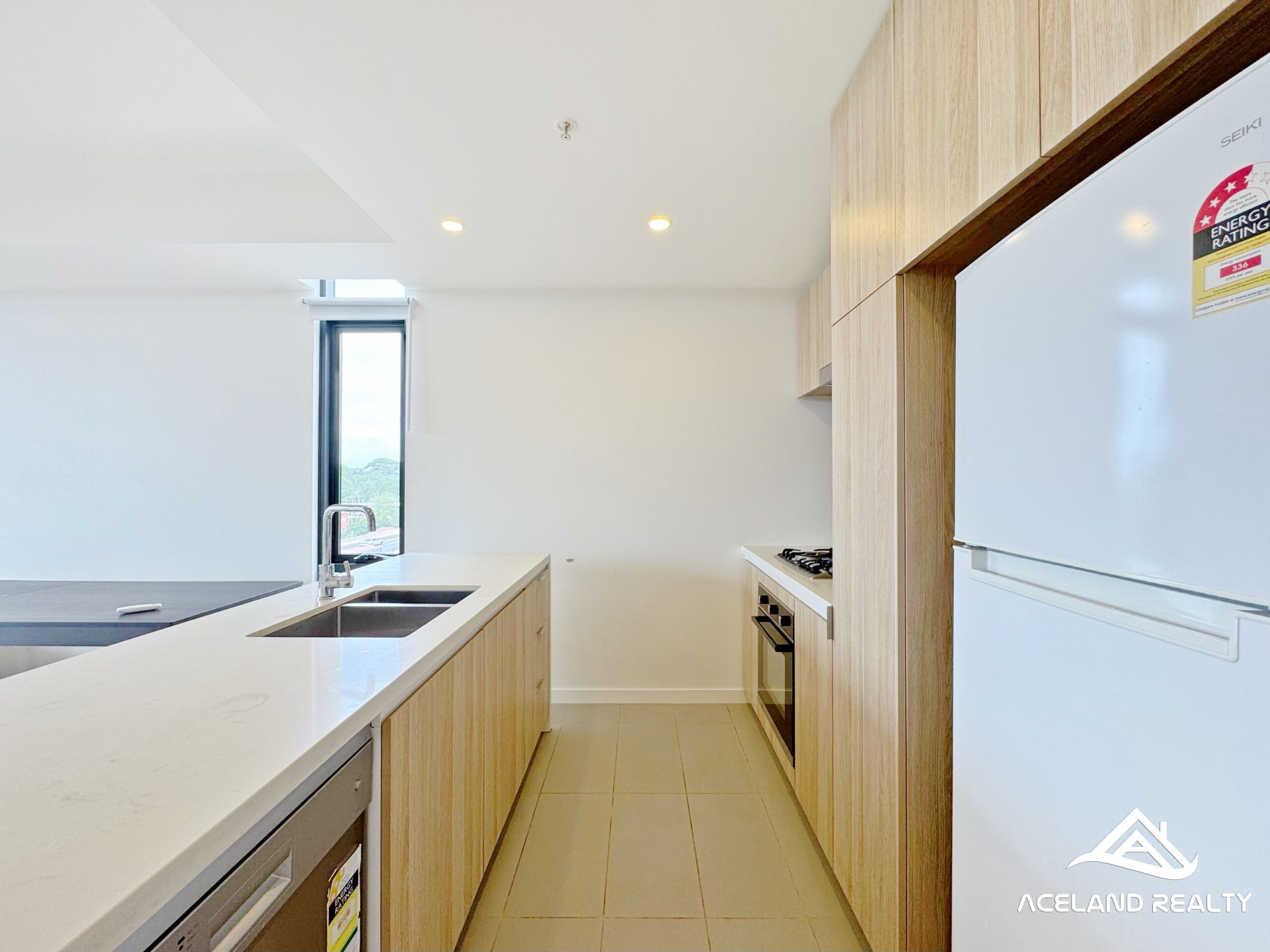 eagle_1568266-ZETLAND-2025-11-18-042708-2